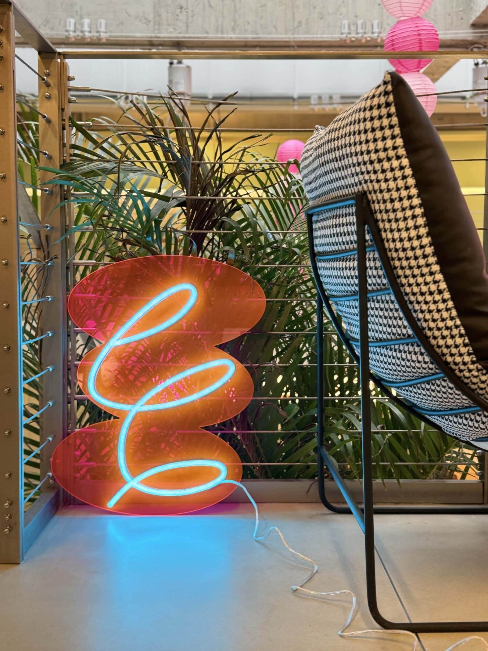 Curve in Irregular Shape Home Decor Neon Light